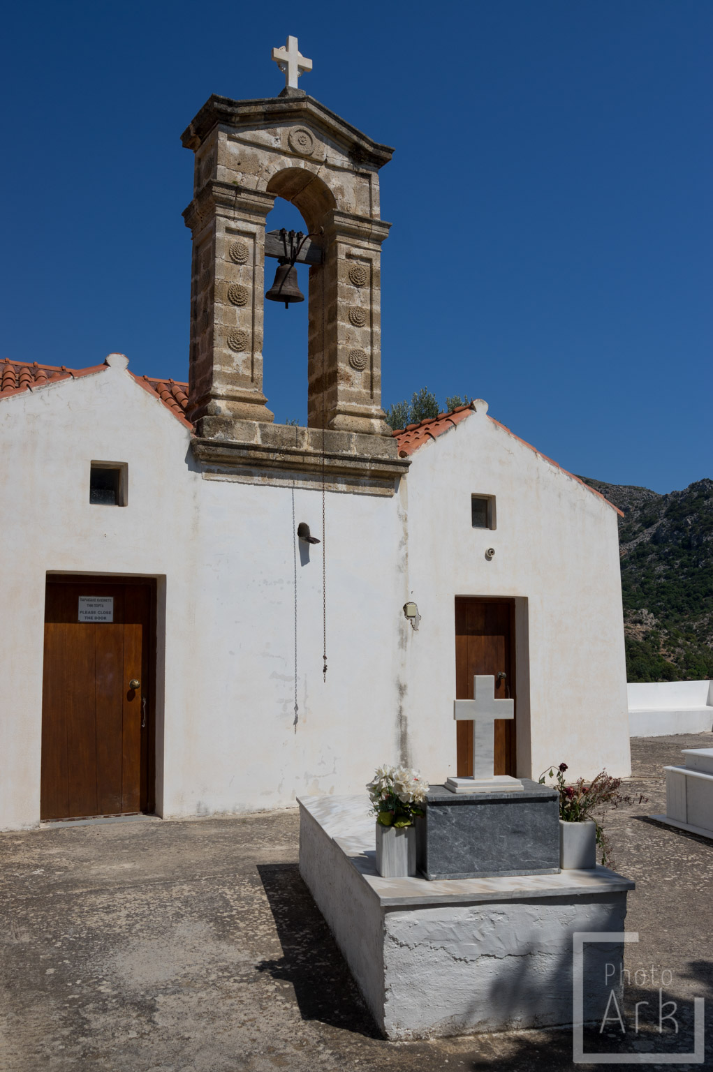 Crete Agios Georgeos Church